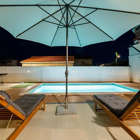 Mareta With Pool