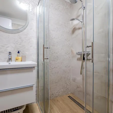 Ferienhaus Mareta With Pool Privlaka (Zadar)