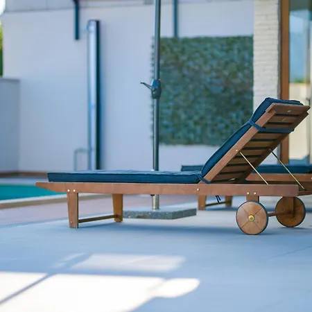 Mareta With Pool