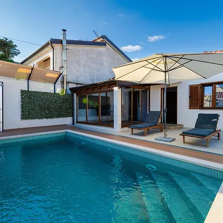 度假居 Mareta With Pool